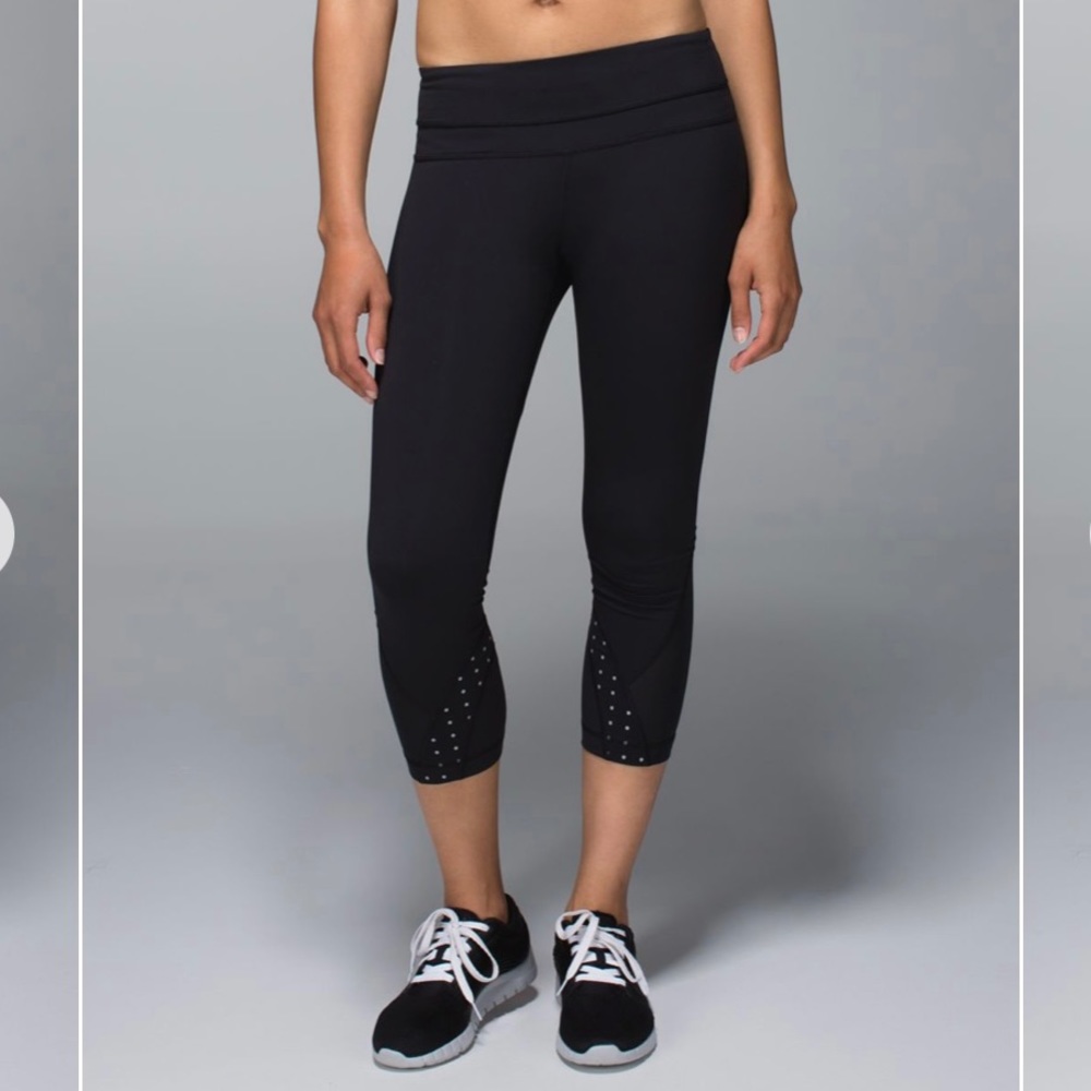Lululemon Inspire Crop II *block it pocket